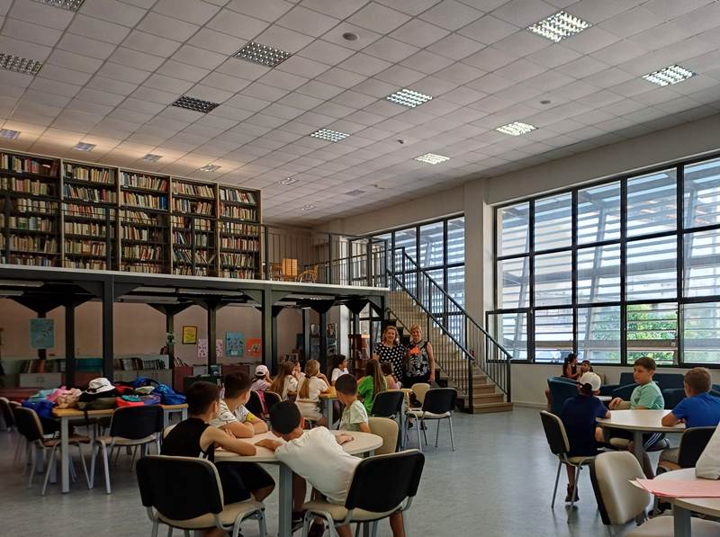 Δημιουργικές δράσεις στη Δημοτική Βιβ/κη από το Kids Summer Camp-ΓΕΝ Νάουσας