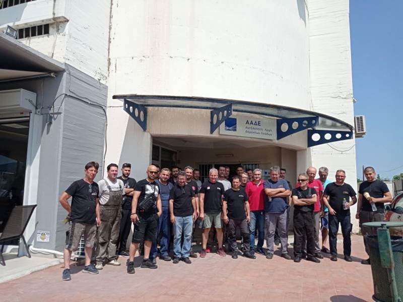 Κινητοποίηση Σωματείων Ιδιοκτητών Συνεργείων Αυτοκινήτων Βέροιας και Νάουσας στη ΔΟΥ Ημαθίας – Διαμαρτυρία για το Ψηφιακό Βιβλίο Εισερχομένων 